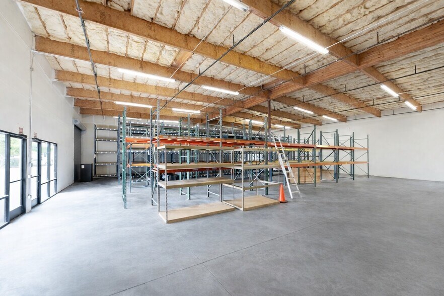 More Photos Of 620 Carlson Ct, Rohnert Park Distribution For Lease