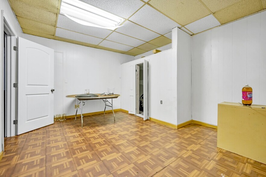 More Photos Of 1224 NE 163rd St, North Miami Beach Storefront Retail Office For Sale