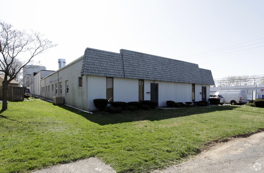 More Photos Of 400 Lincoln Ave, Hatboro Light Distribution For Sale