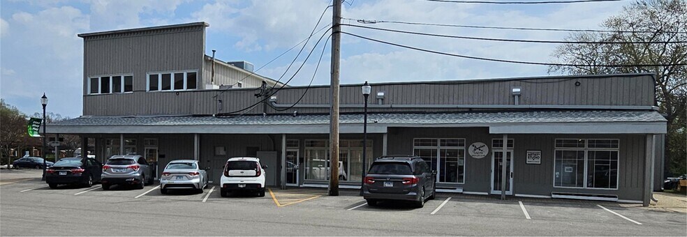 More Photos Of 31 S Seymour Ave, Grayslake Storefront Retail Residential For Lease