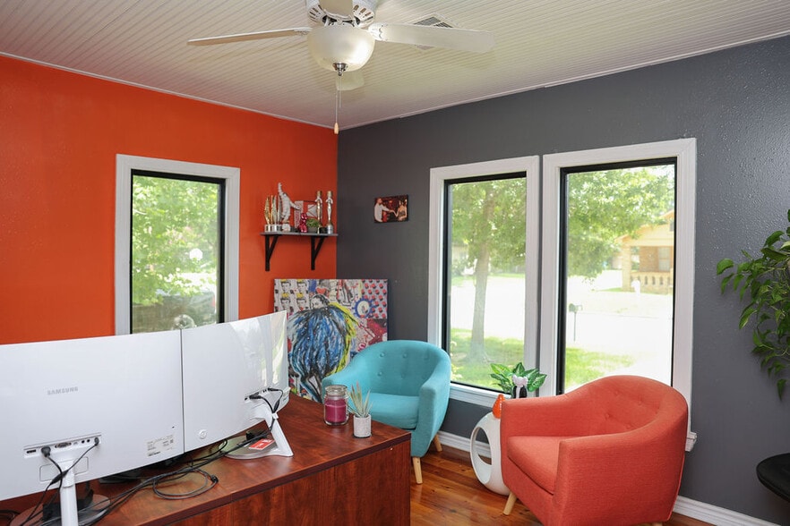 More Photos Of 502 Staitti St, Humble Office Residential For Sale
