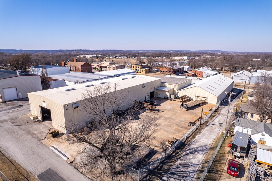 More Photos Of 1023 N Victor Ave, Tulsa Manufacturing For Lease