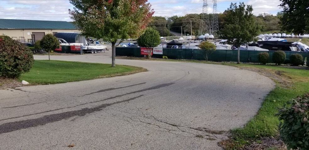 More Photos Of 2101 Route 176, Prairie Grove Showroom For Sale