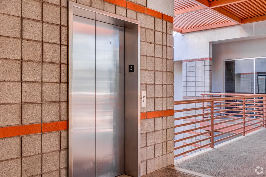More Photos Of 16222 N 59th Ave, Glendale Medical For Sale