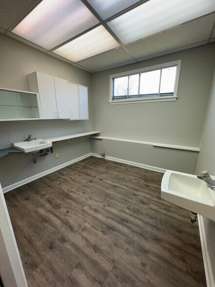 More Photos Of 813 Main St, Stone Mountain Medical For Lease