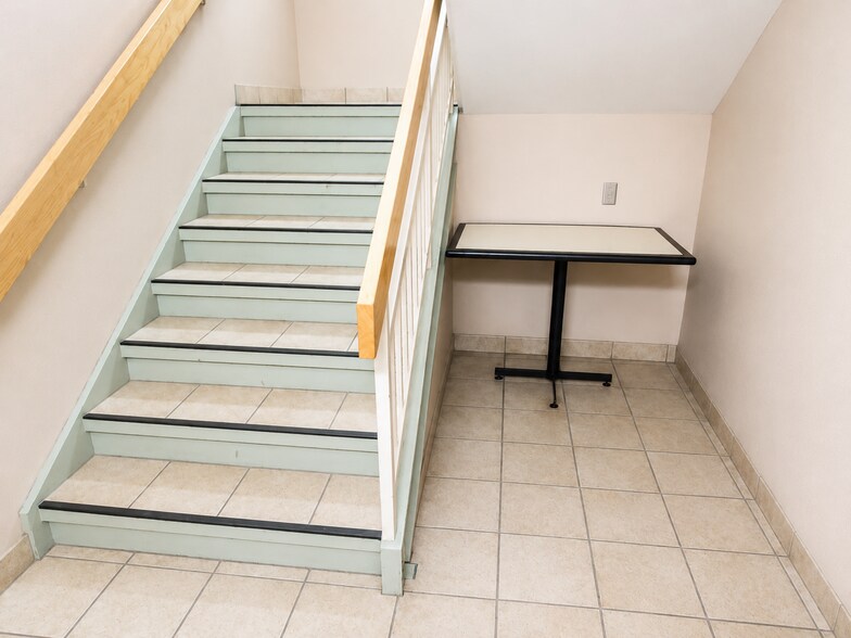 More Photos Of 4826 50 St, Red Deer Office For Sale