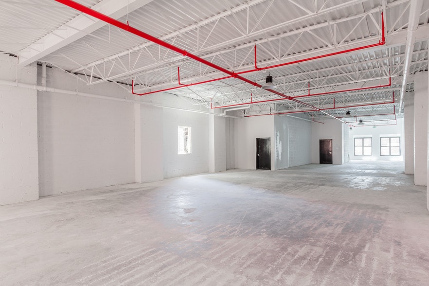 More Photos Of 404 E Baltimore St, Baltimore Storefront Retail Office For Lease