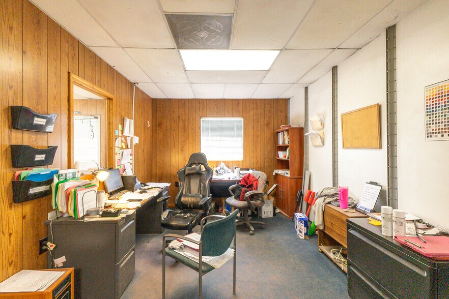 More Photos Of 105-205 Silo Ln, Lavonia Manufacturing For Sale