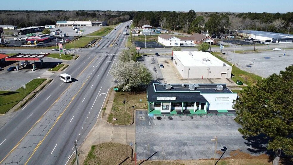 More Photos Of 303 E Oakridge Dr, Albany Medical For Sale