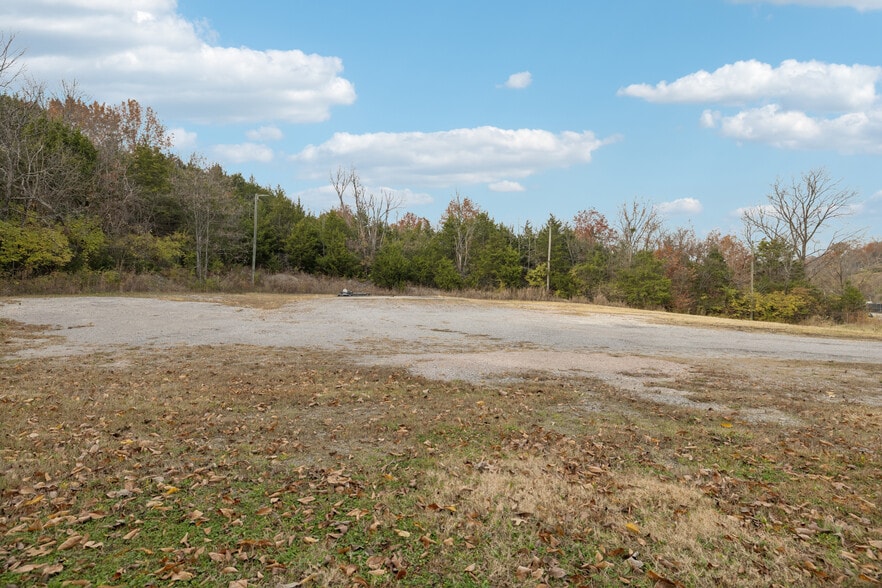 More Photos Of 3502 Dickerson Pike, Nashville Flex For Sale