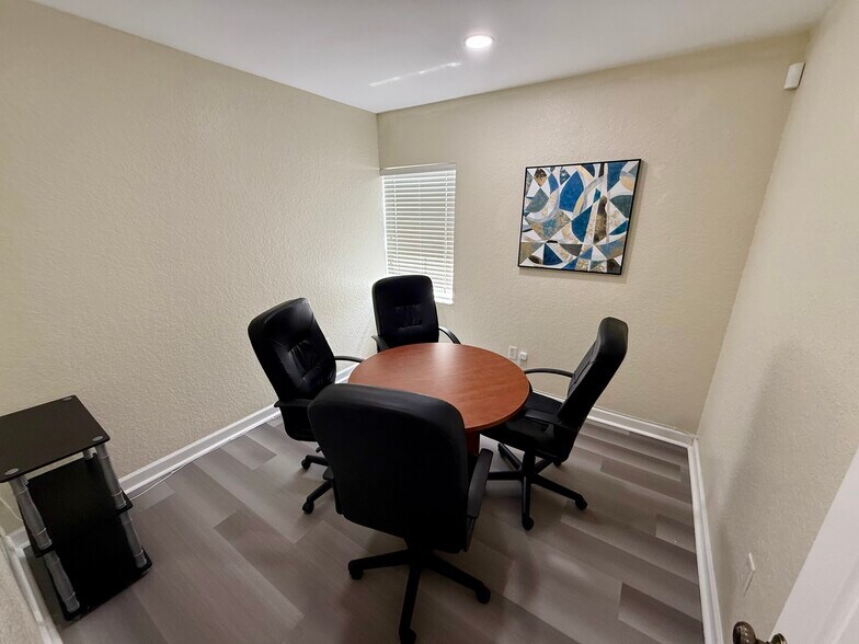 More Photos Of 1275-1279 Cleveland St, Clearwater Medical For Lease