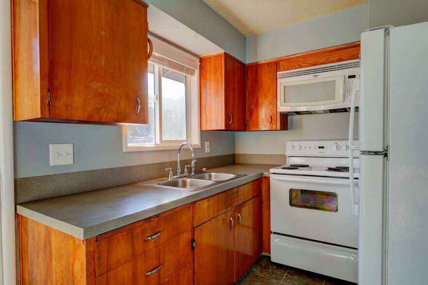 More Photos Of 1049 SE Walnut St, Hillsboro Apartments For Sale