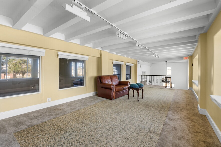 More Photos Of 939 N Magnolia Ave, Ocala Freestanding For Sale