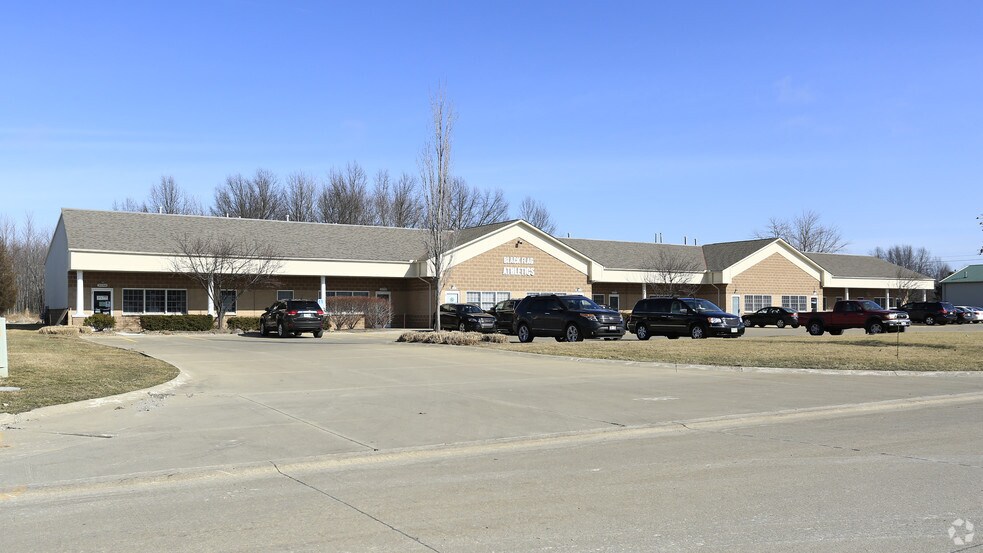 More Photos Of 33700-33760 Lear Industrial Pky, Avon Light Manufacturing For Sale