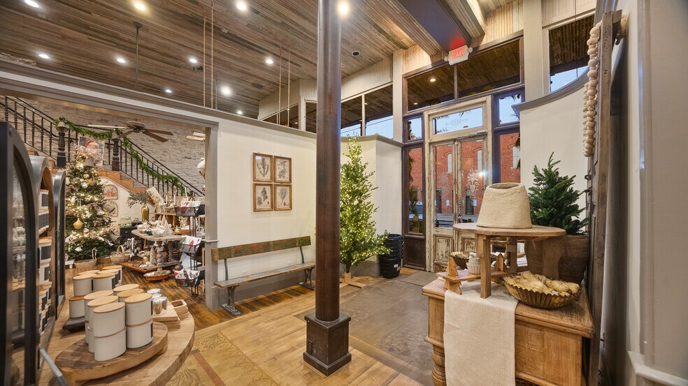 More Photos Of 101 N Elm, Hico General Retail For Sale