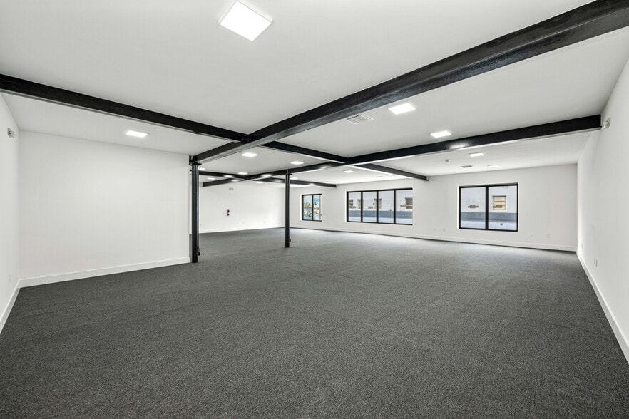 More Photos Of 129 N Miami Ave, Miami Restaurant For Lease