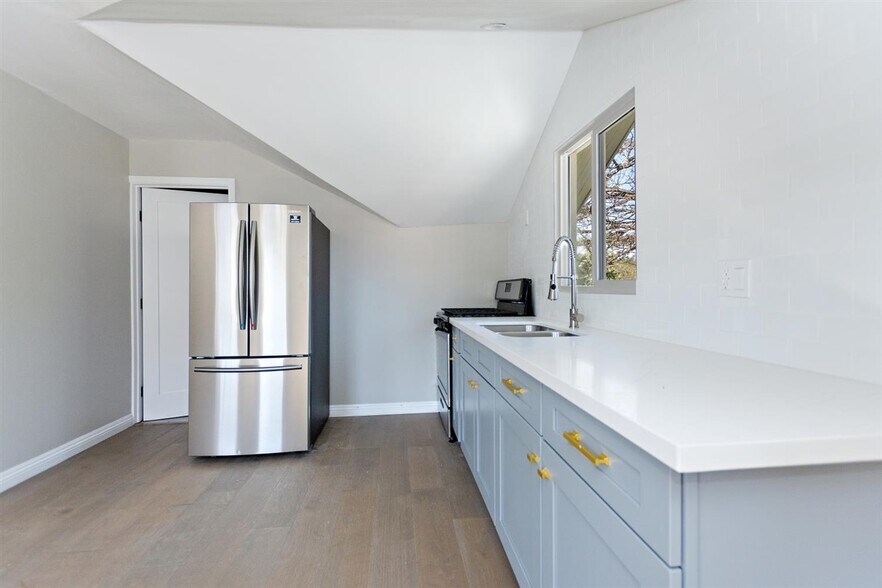 More Photos Of 1703 S Burlington Ave, Los Angeles Apartments For Sale