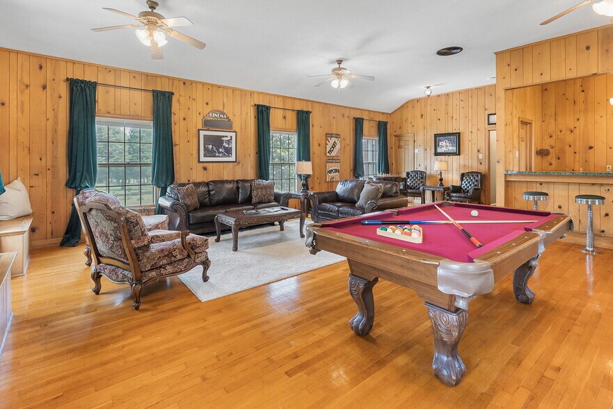 More Photos Of 1320 S Albert Pike Ave, Fort Smith Hospitality For Sale
