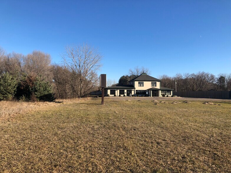 More Photos Of 14735 NE Highway 65 St, Andover Office For Sale