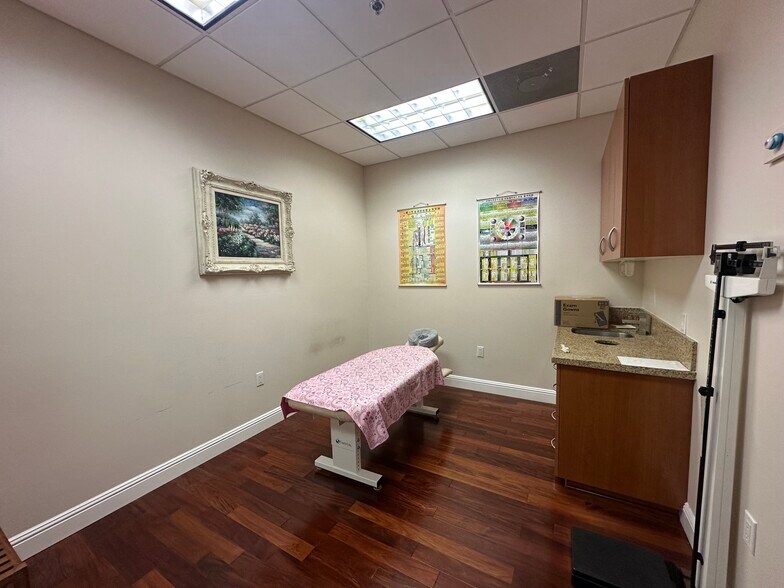 More Photos Of 2705 S Diamond Bar Blvd, Diamond Bar Office For Sale