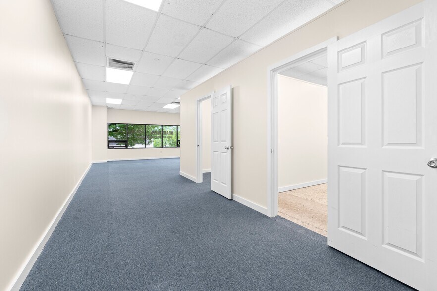 More Photos Of 57 Lake St, White Plains Auto Dealership For Lease