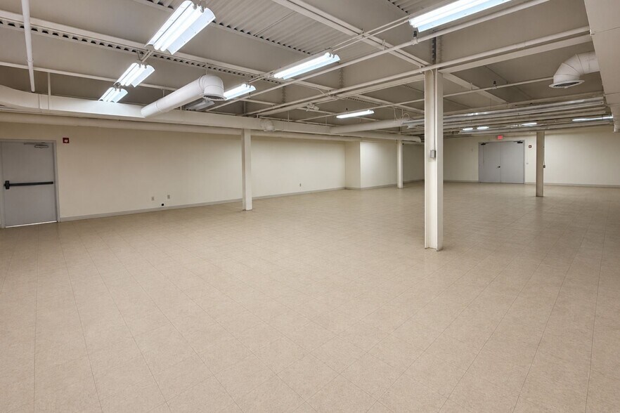 More Photos Of 30 Nutmeg Dr, Trumbull Research And Development For Lease