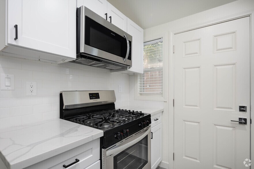 More Photos Of 19131-19161 Delaware St, Huntington Beach Apartments For Sale