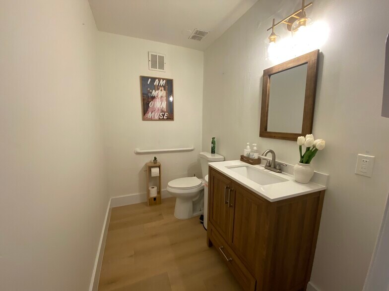 More Photos Of 112-120 S 20th Ave, Hollywood Restaurant For Lease