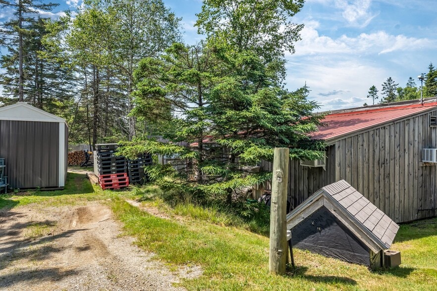 More Photos Of 40 North Rd, Swans Island Convenience Store For Sale