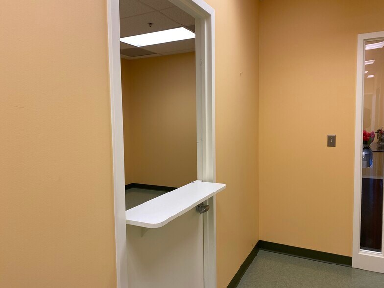 More Photos Of 44355 Premier Plaza, Ashburn Office For Sale