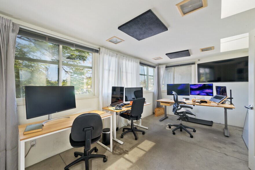 More Photos Of 3347 Motor Ave, Los Angeles Loft Creative Space For Lease