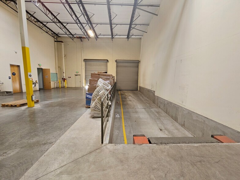 More Photos Of 14748 Nelson Ave, City Of Industry Warehouse For Lease