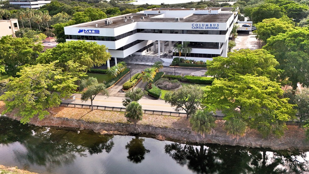 More Photos Of 14750 NW 77th Ct, Miami Lakes Office For Lease