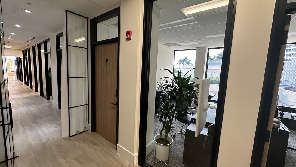 More Photos Of 600 NE 36th St, Miami Apartments For Lease