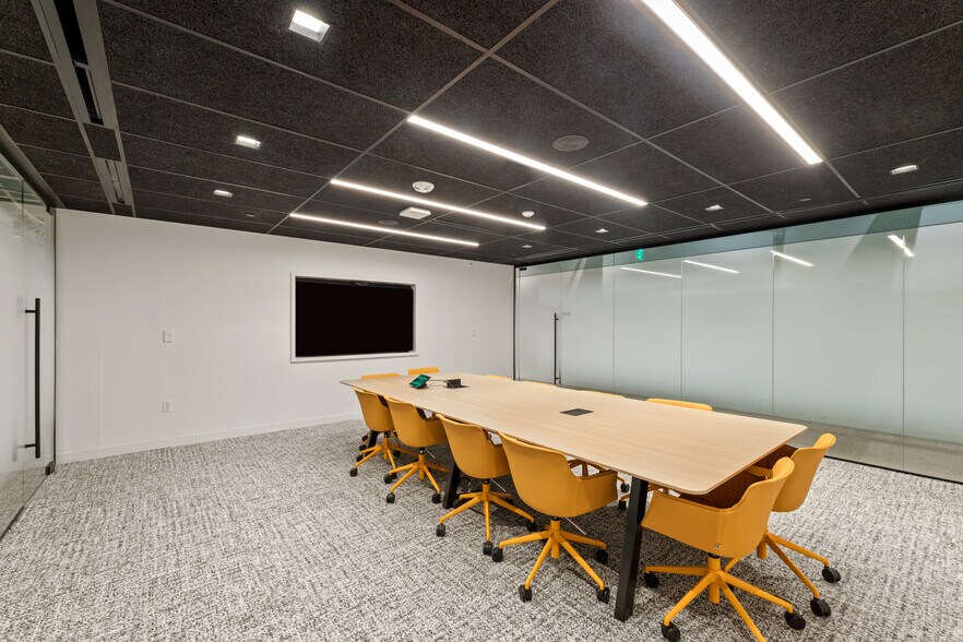 More Photos Of 8350 N Central Expy, Dallas Unknown For Lease