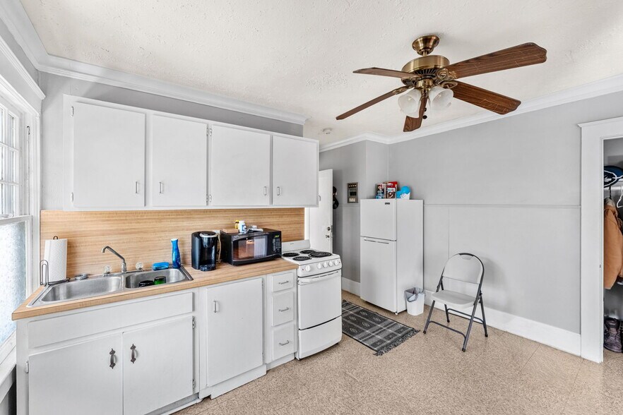 More Photos Of 2716 Riverview Dr, Melbourne Apartments For Sale