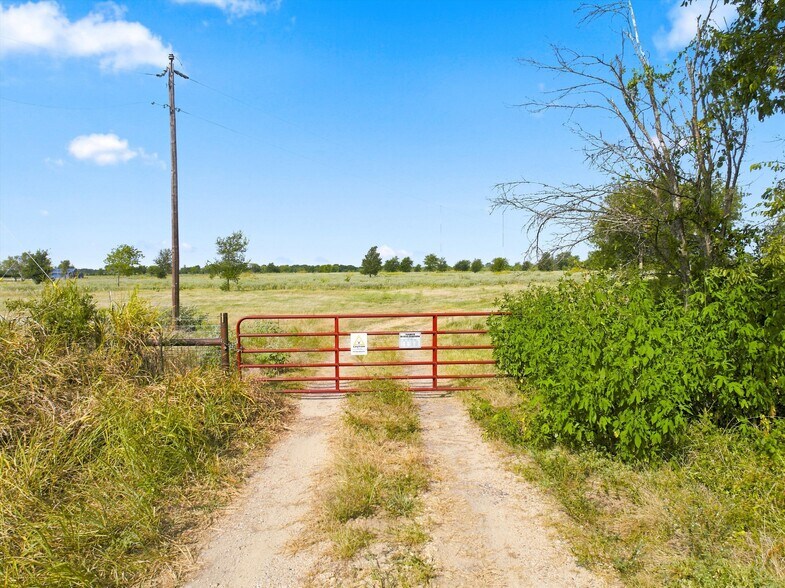 More Photos Of 1010 Mt Moriah rd, Riesel Land For Sale