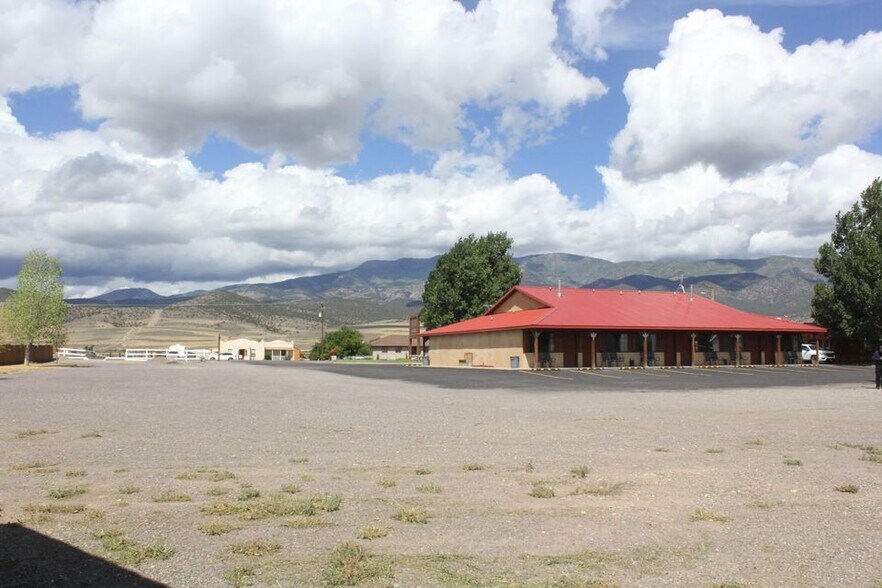 More Photos Of 339 S Highway 89, Circleville Hotel For Sale