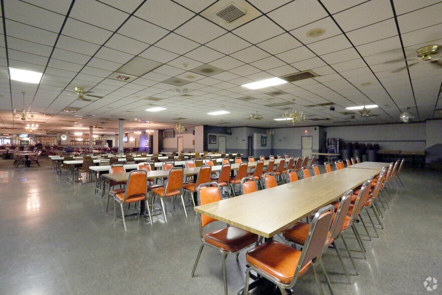More Photos Of 1100 Sheller Ave, Chambersburg Restaurant For Sale
