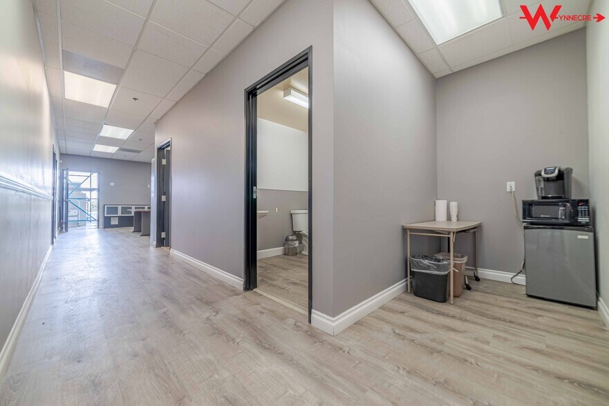 More Photos Of 1221 Puerta Del Sol, San Clemente Warehouse For Lease