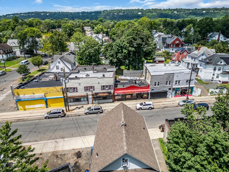 More Photos Of 1011 E 2nd St, Plainfield Storefront For Sale