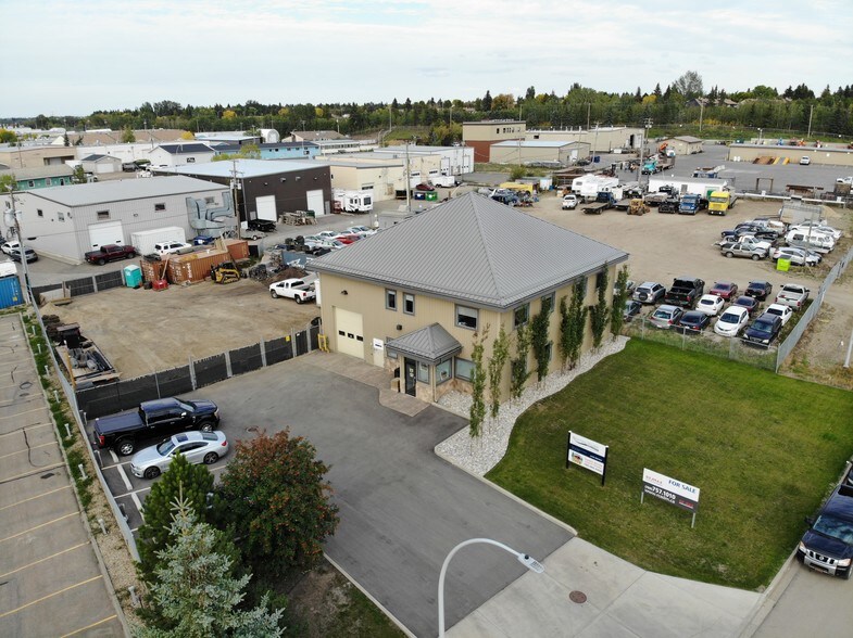 More Photos Of 35 Renault Cres, St. Albert Flex For Sale