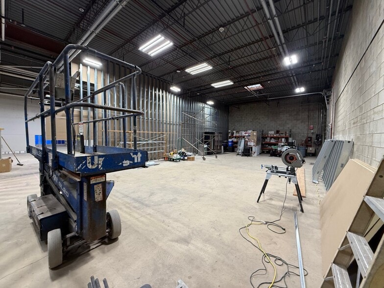 More Photos Of 174 S Harrison St, Oswego Storefront Retail Office For Lease