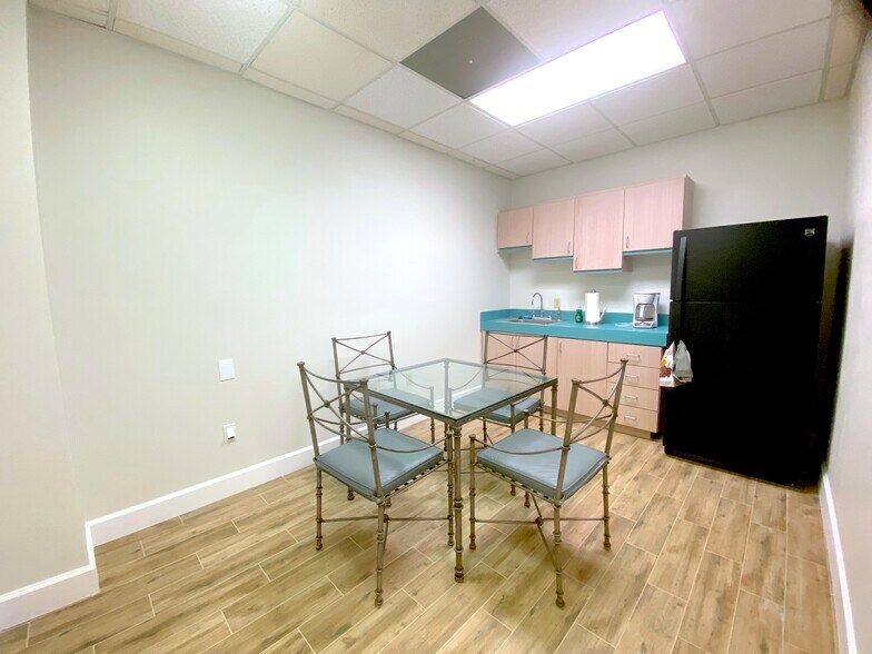 More Photos Of 668-670 N Orlando Ave, Maitland Office For Sale