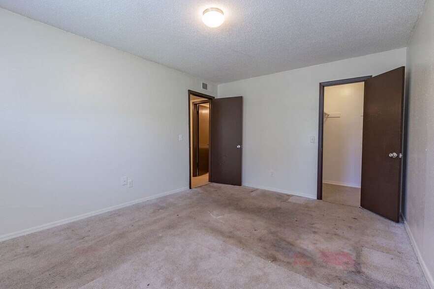 More Photos Of 7404 Lyrewood Ln, Oklahoma City Apartments For Sale