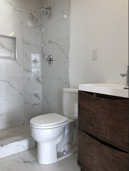 More Photos Of 98 Greenpoint Ave, Brooklyn Apartments For Sale