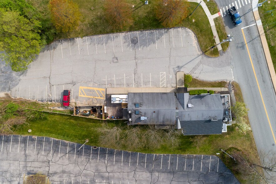 More Photos Of 33 Kings Hwy, Groton Restaurant For Sale