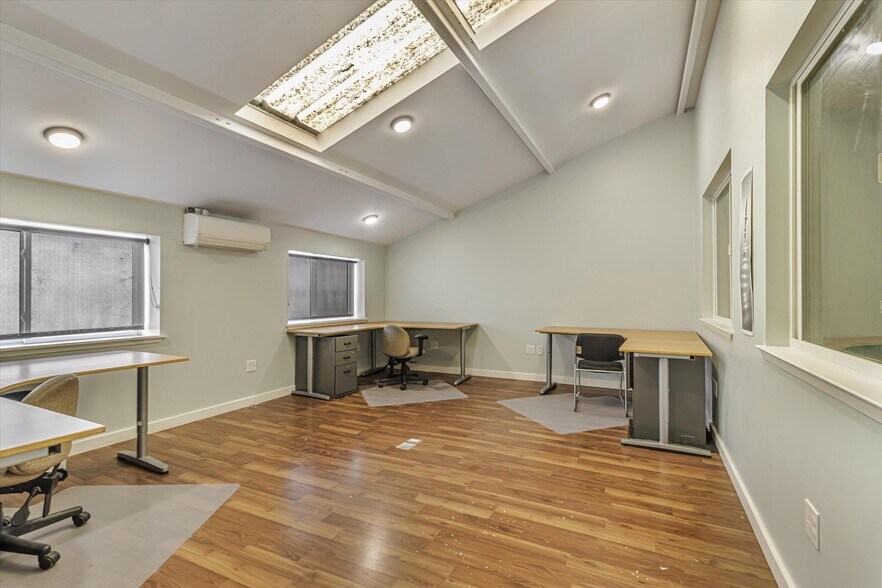 More Photos Of 1356 S 50th St, Richmond Warehouse For Sale