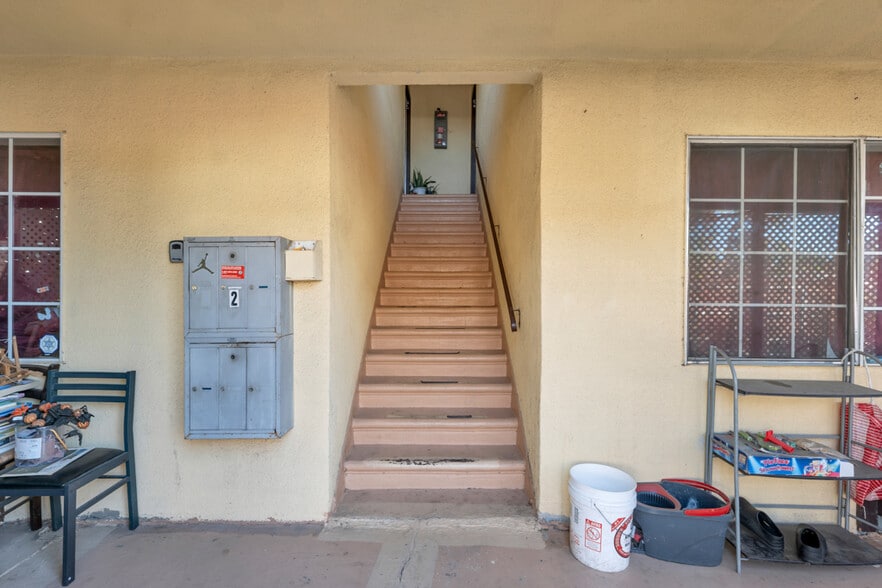 More Photos Of 17945 Roscoe Blvd, Northridge Apartments For Sale