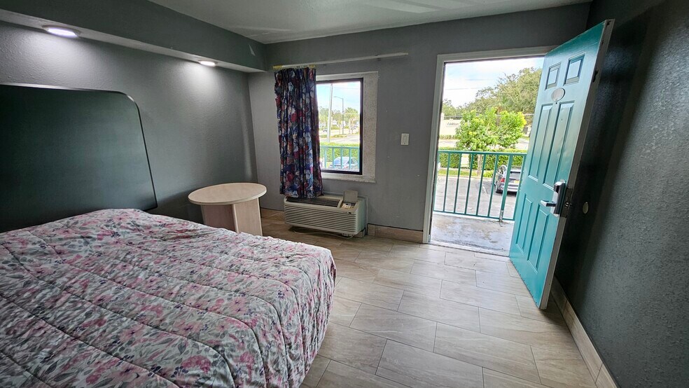 More Photos Of 670 E Vine St, Kissimmee Hotel For Sale